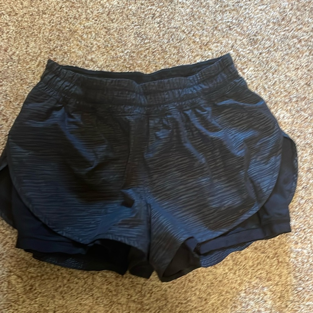 Lululemon women’s shorts size 12